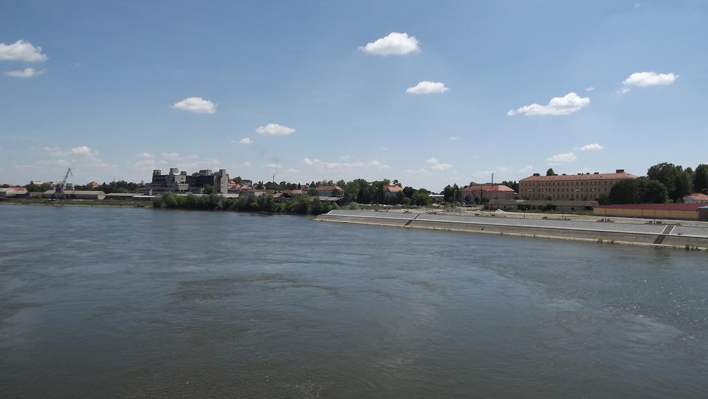 Apartments Osijek By The River 外观 照片